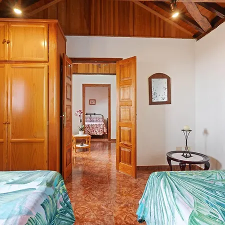 2 Bedrooms House With Sea View Furnished Terrace And Wifi At El Paso Holiday home Los Llanos De Aridane